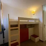 C036 Agreable Au Sein D'une Belle De *